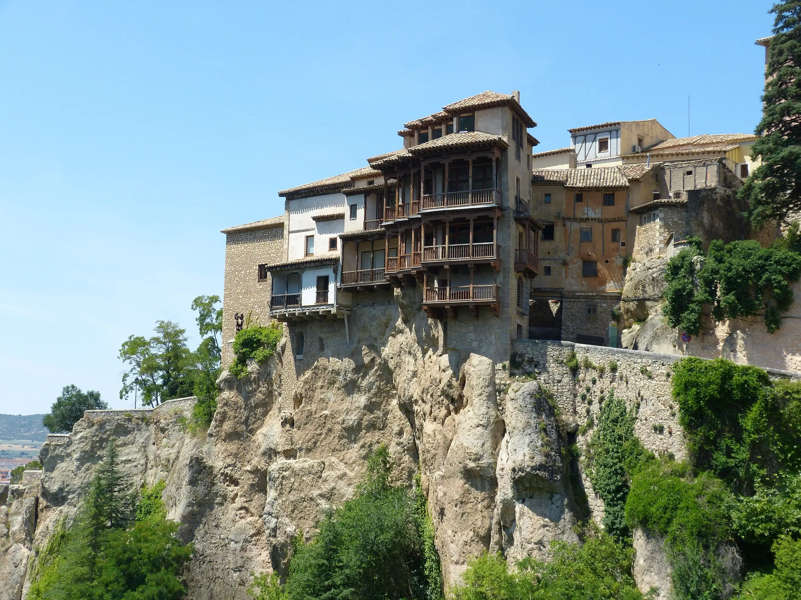 Las Casas Colgadas de Cuenca sobre la hoz del Huécar